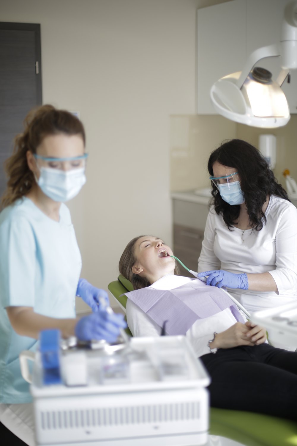 Vid värk eller skadade tänder går det att söka akuttandvård på Odenplan