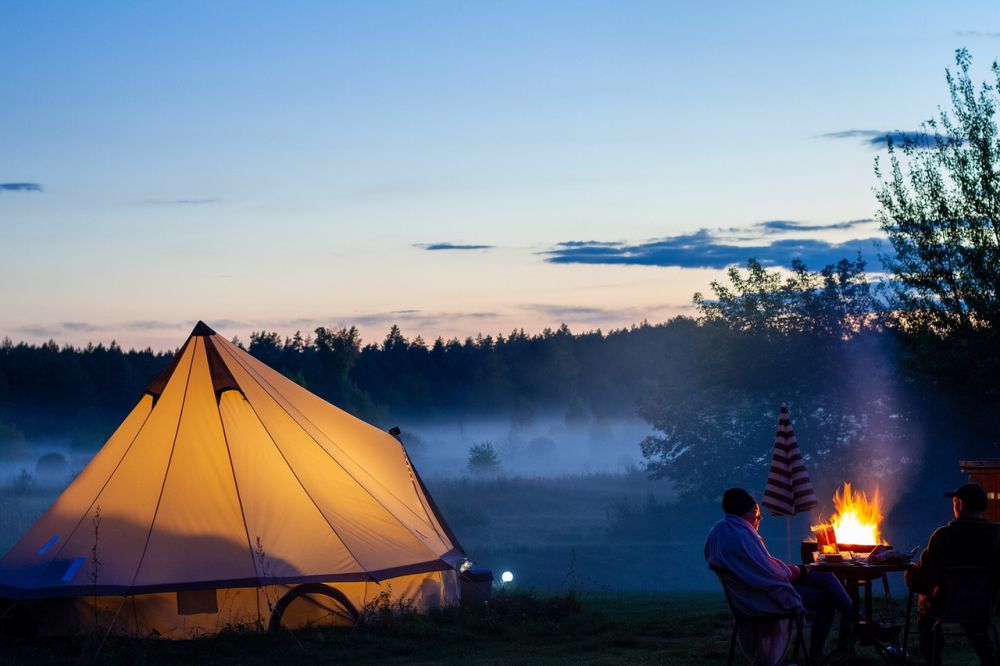 Upptäck det lyxiga nöjet med glamping i Sverige